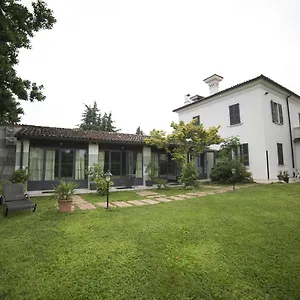Franca In Franciacorta Bed & Breakfast Passirano
